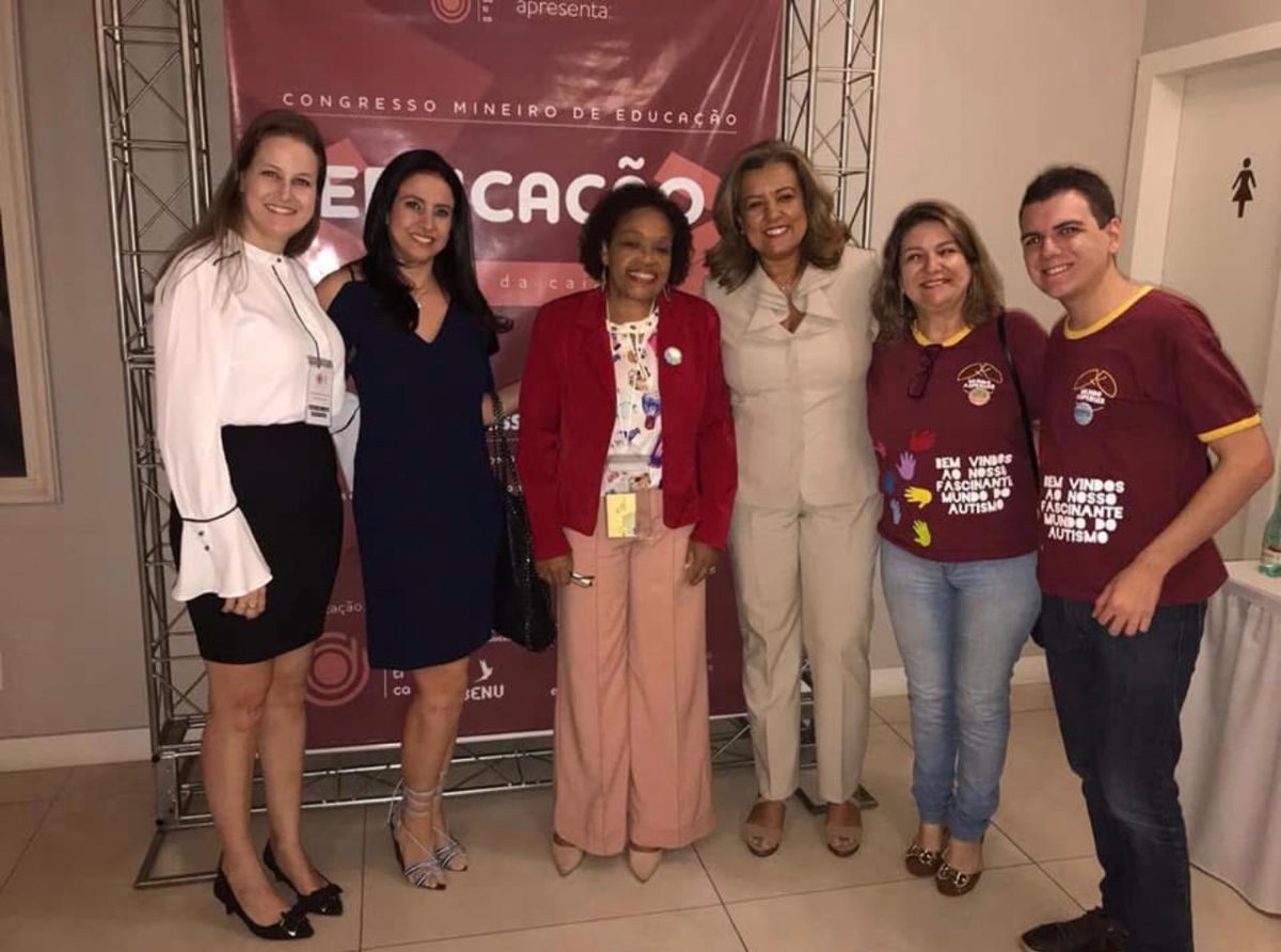 Palestrantes e organizadoras do I Congresso Mineiro de Educação Fora da Caixa.